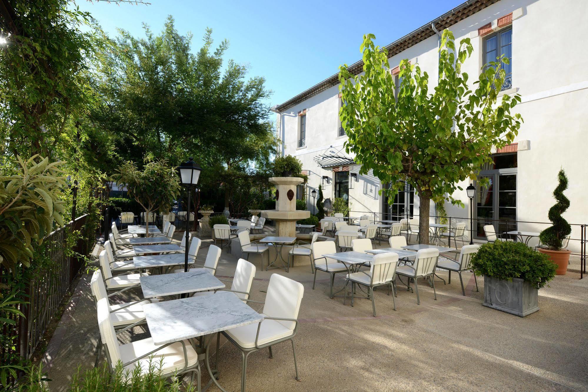 Grand Hotel Henri - Teritoria LʼIsle-sur-la-Sorgue Eksteriør billede