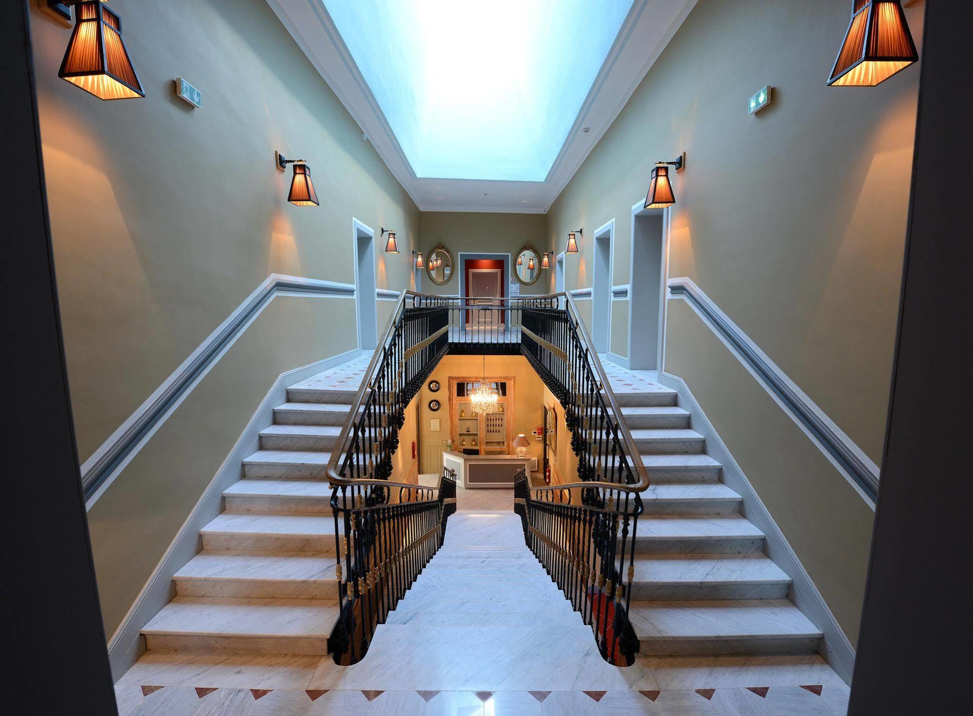 Grand Hotel Henri - Teritoria LʼIsle-sur-la-Sorgue Eksteriør billede